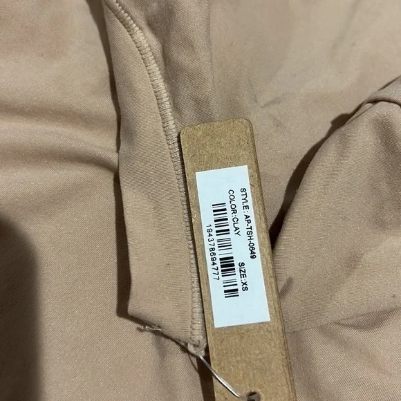 Skims Fit Everybody T-Shirt - Picture 6 of 8